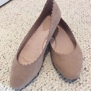 NWOT H&M suede scalloped edge ballet flats.